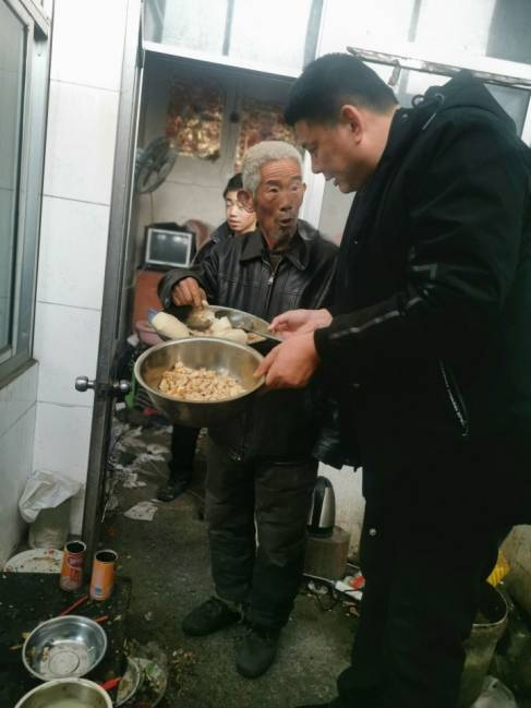 新年将至年味渐浓，温暖送达学生家中(图4)